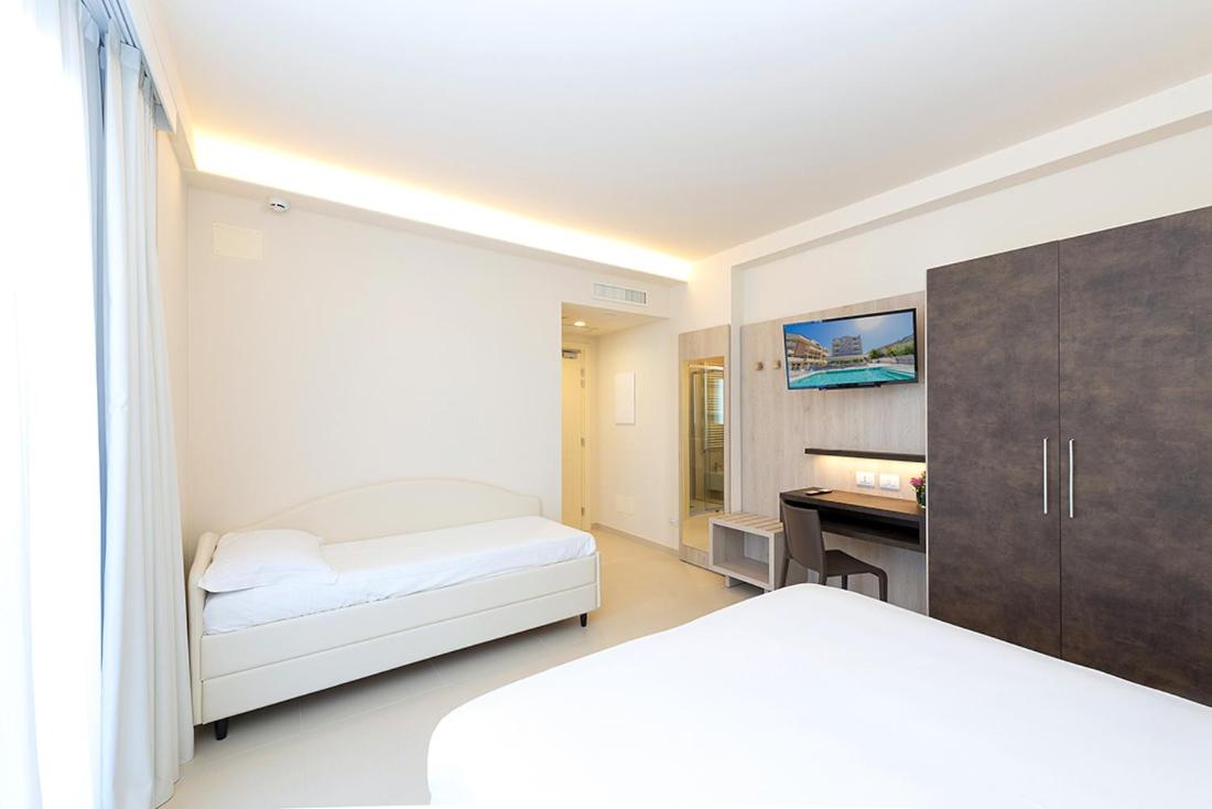 Фото Hotel Carducci