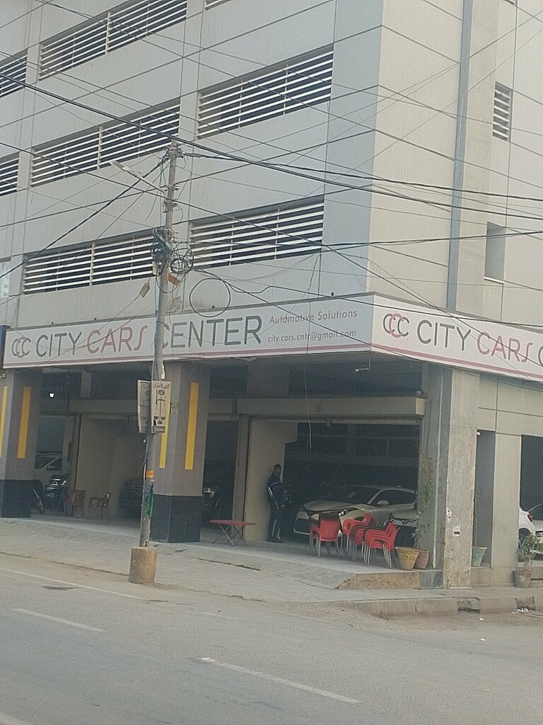 Car dealership City Cars center, Karachi, photo