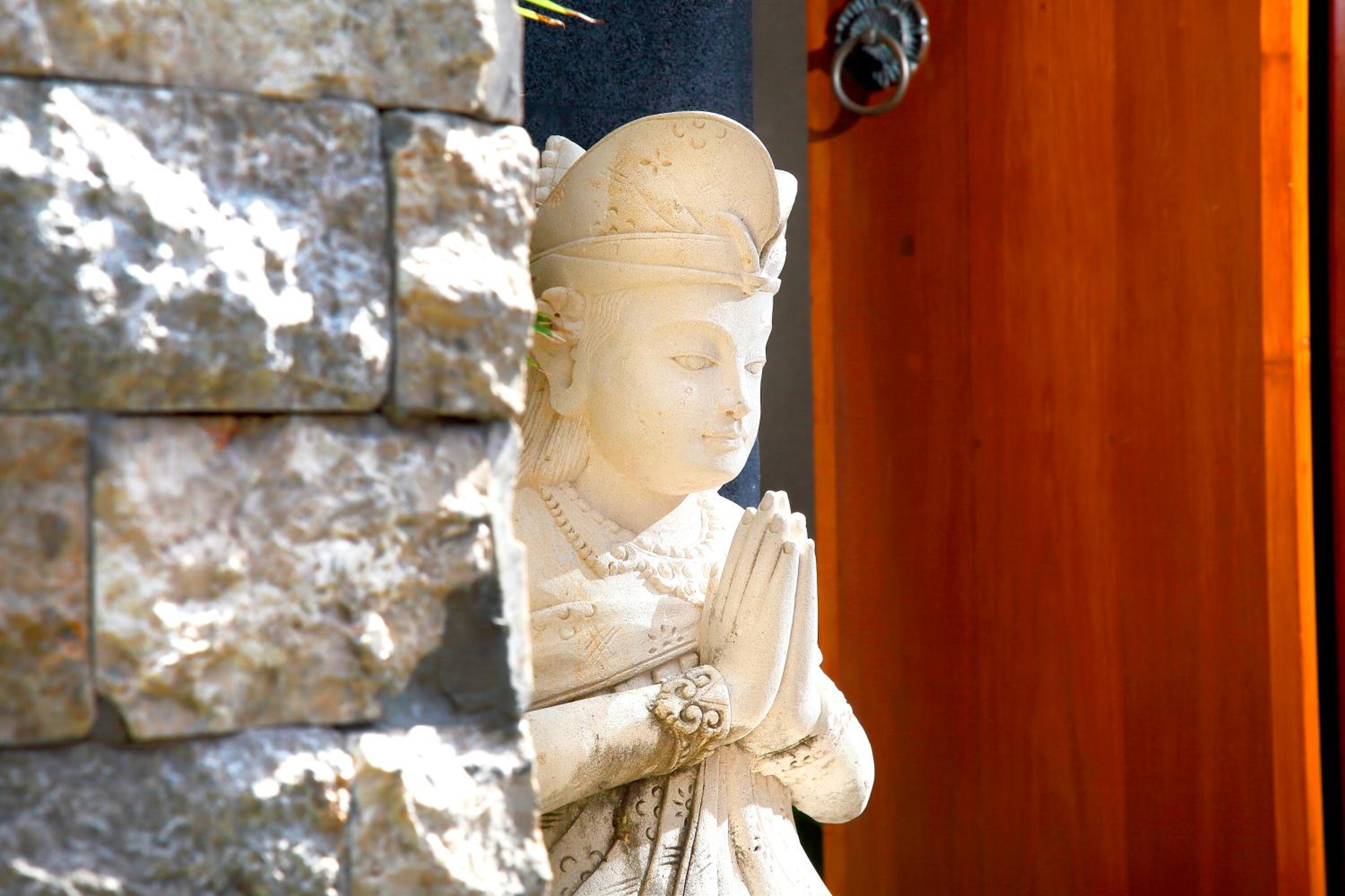 Фото The Banyumas Suite Villa Legian