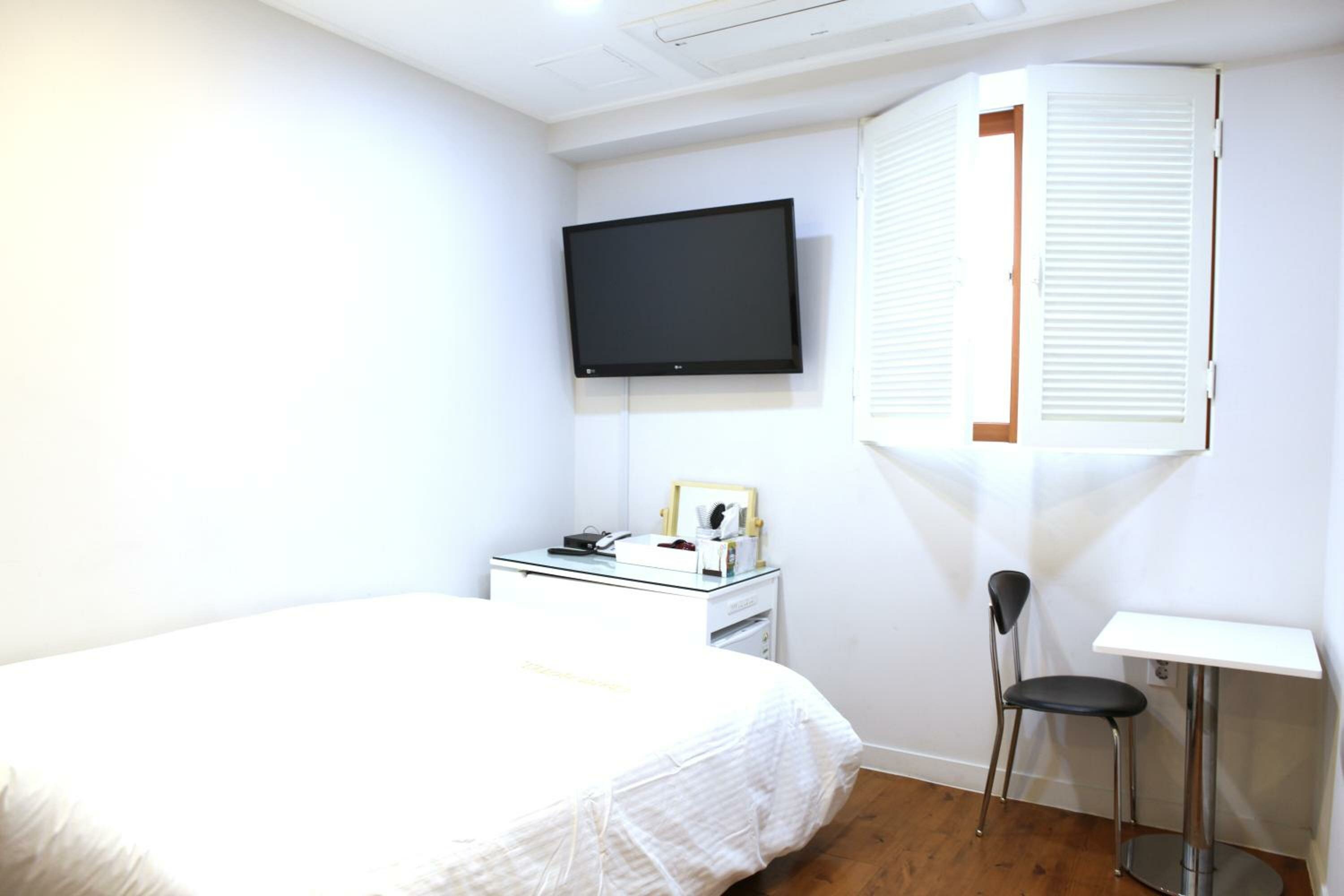 Фото Charm Hotel