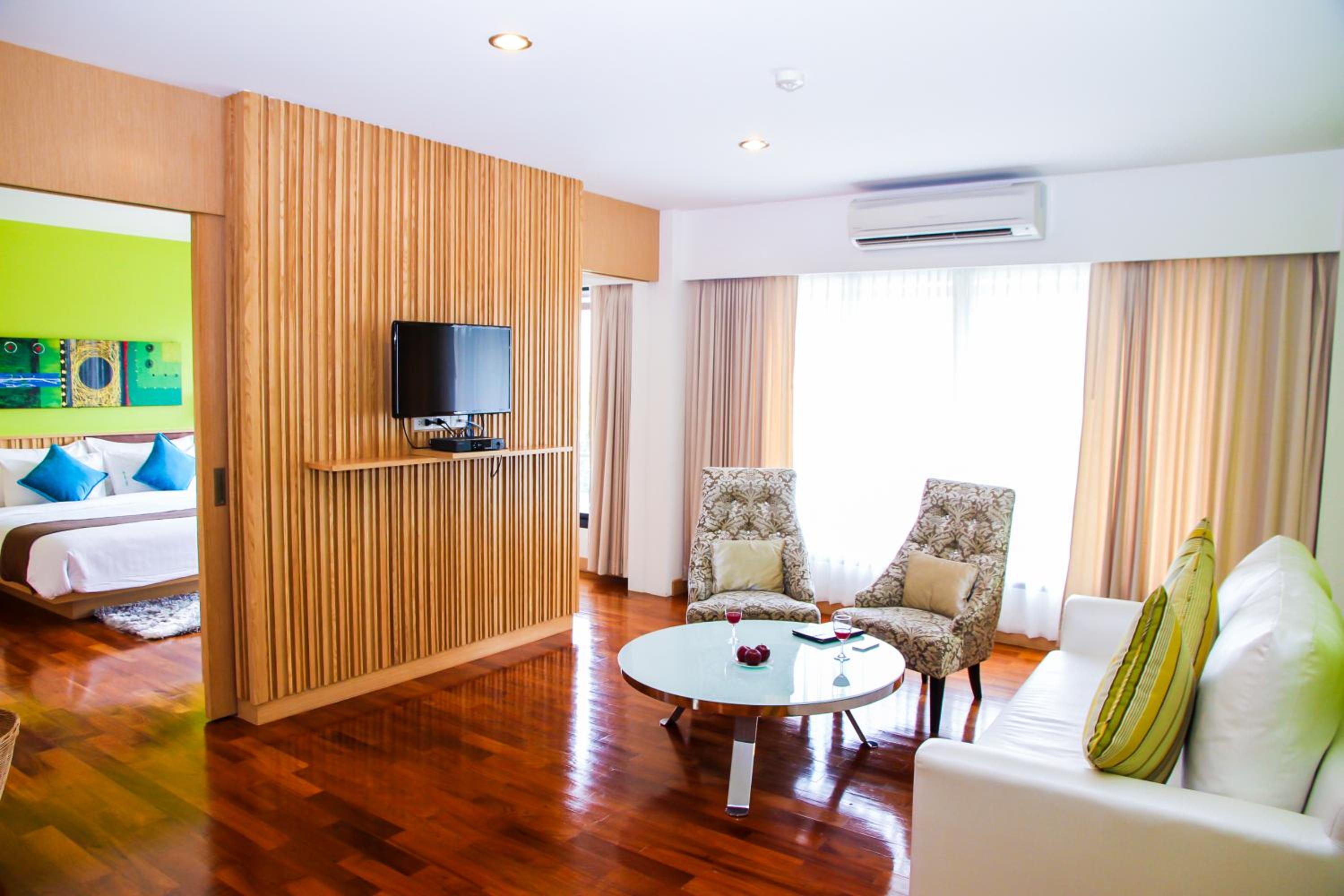 Фото Mamaison hotel