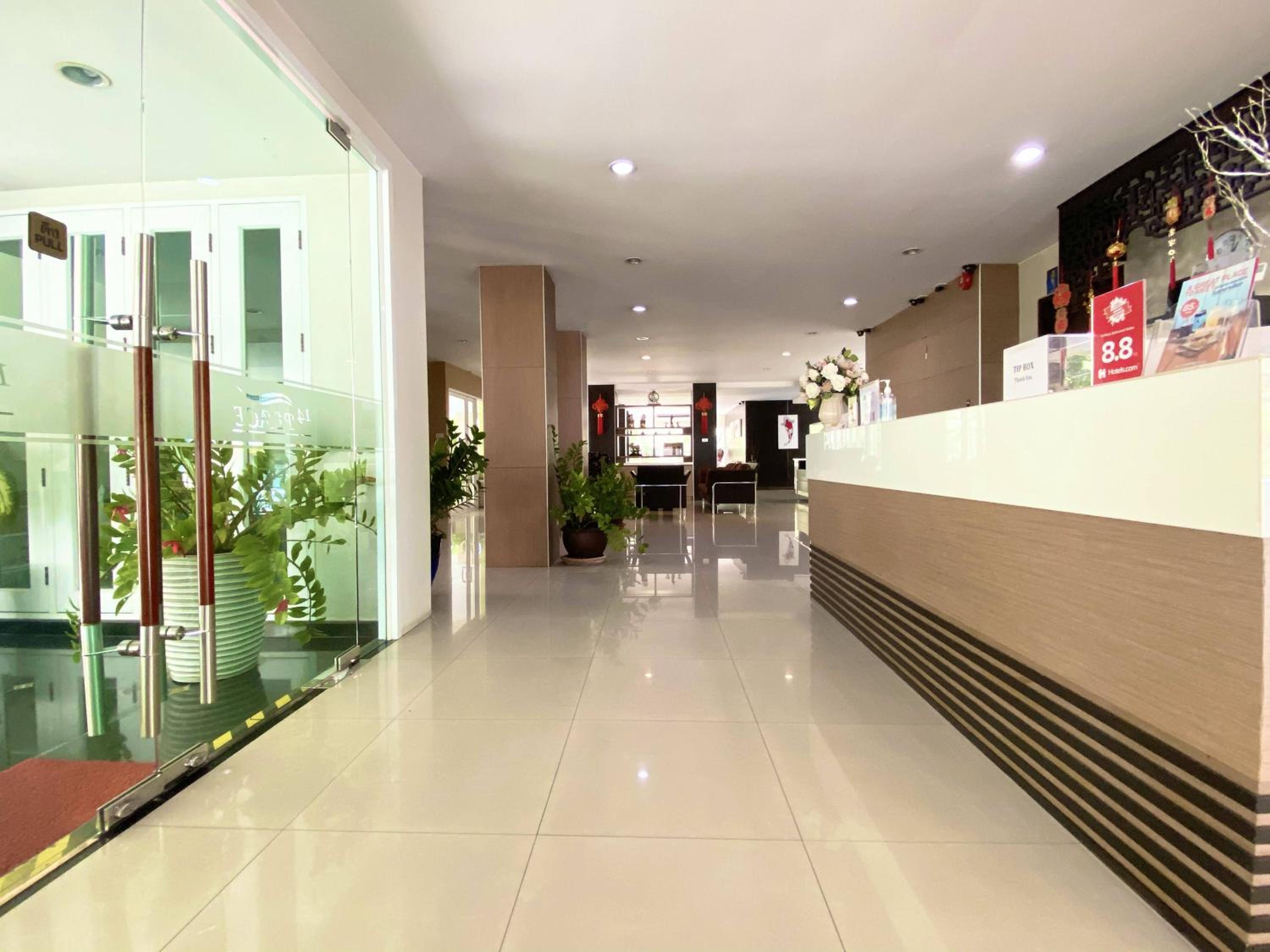Фото 14 Place Sukhumvit Suites - Sha Plus