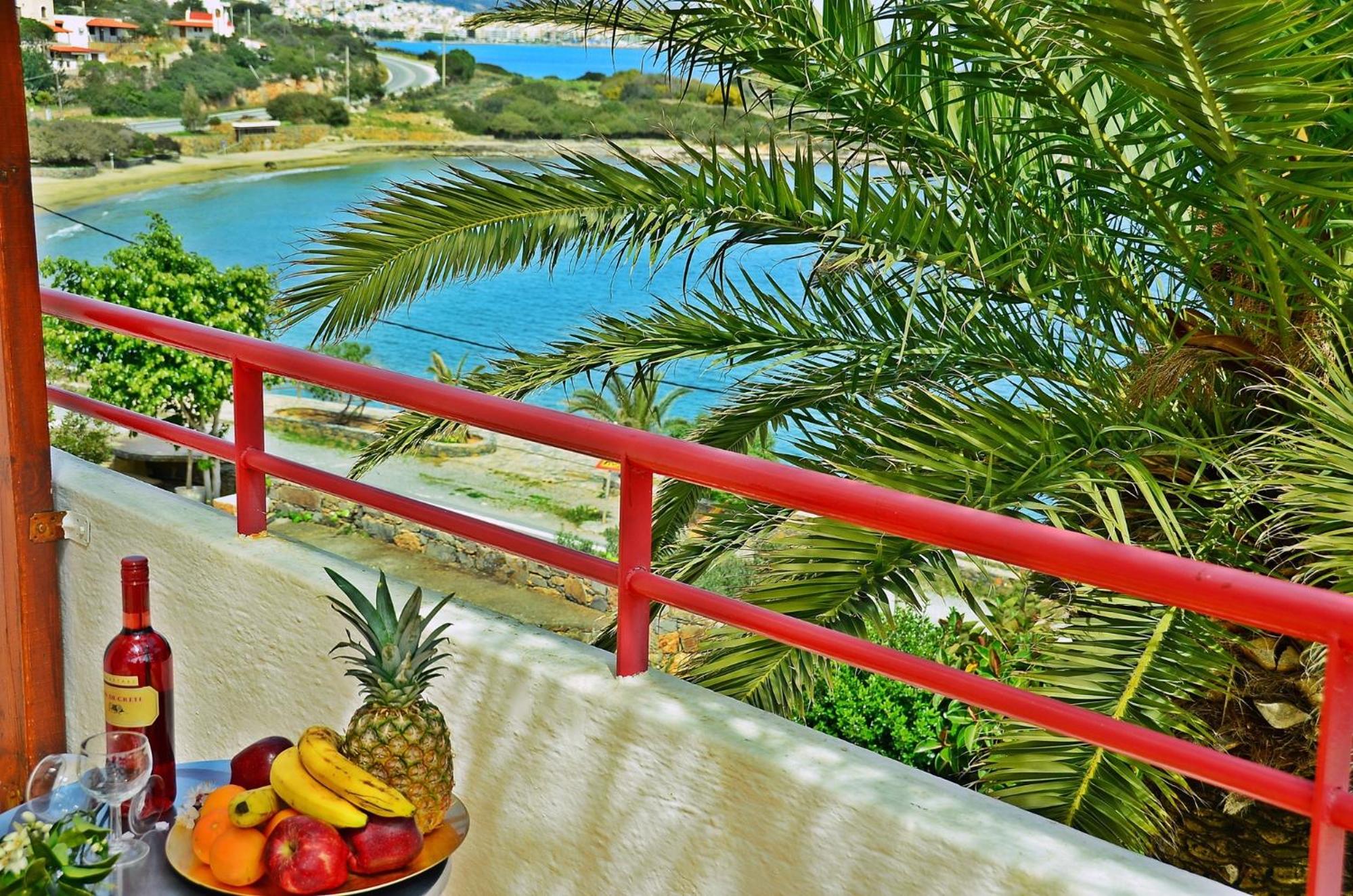 Фото Poppy Villas