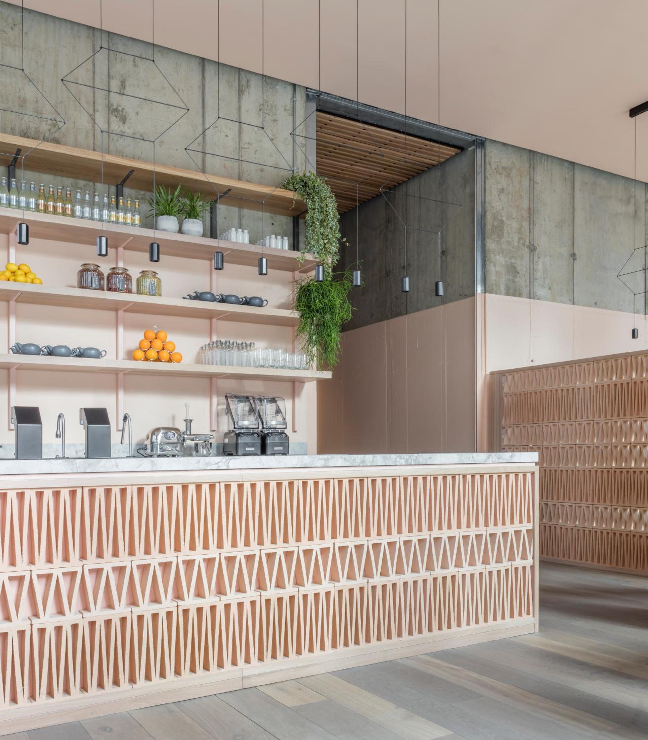 Фото Leman Locke