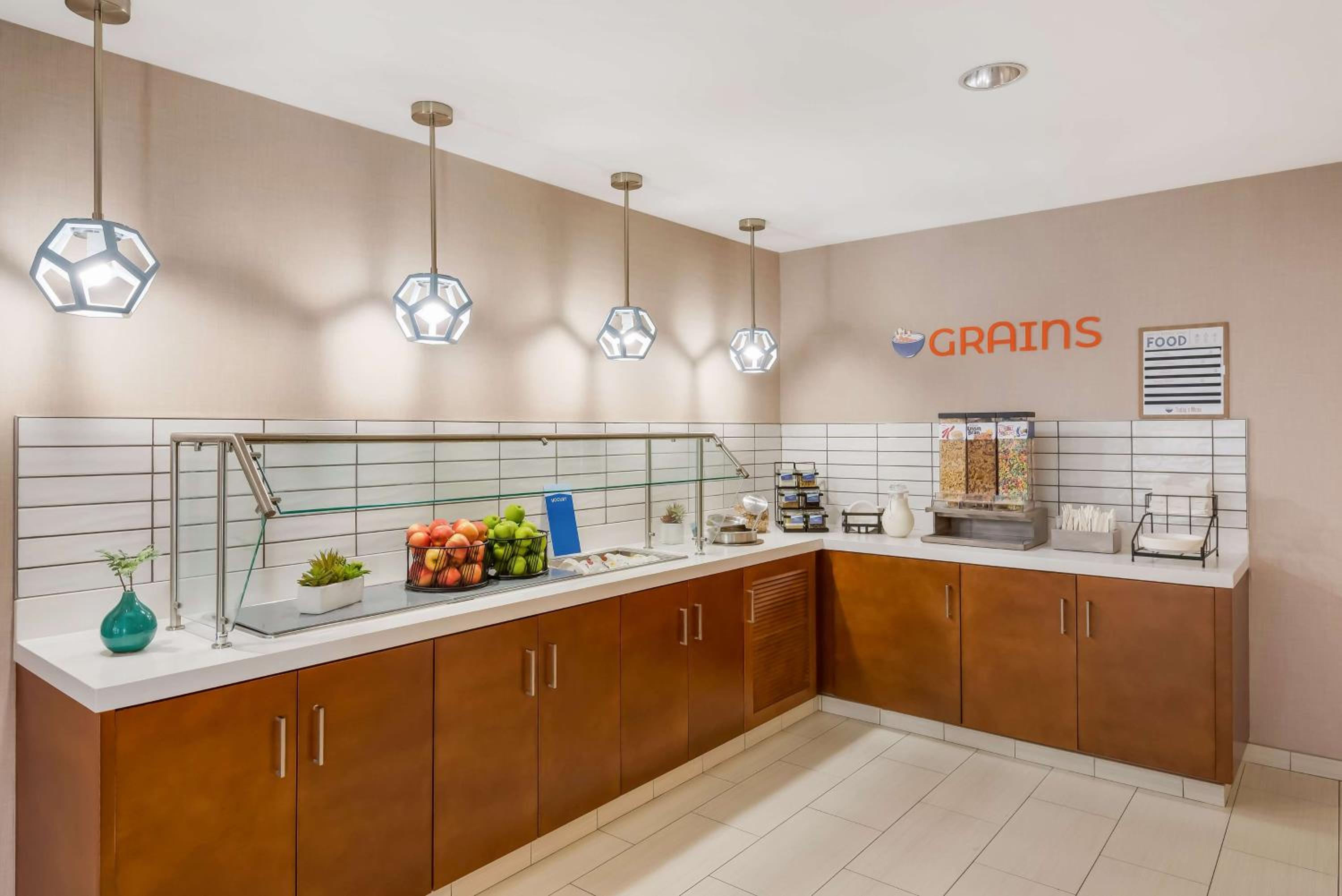 Фото Sonesta Es Suites Andover Boston