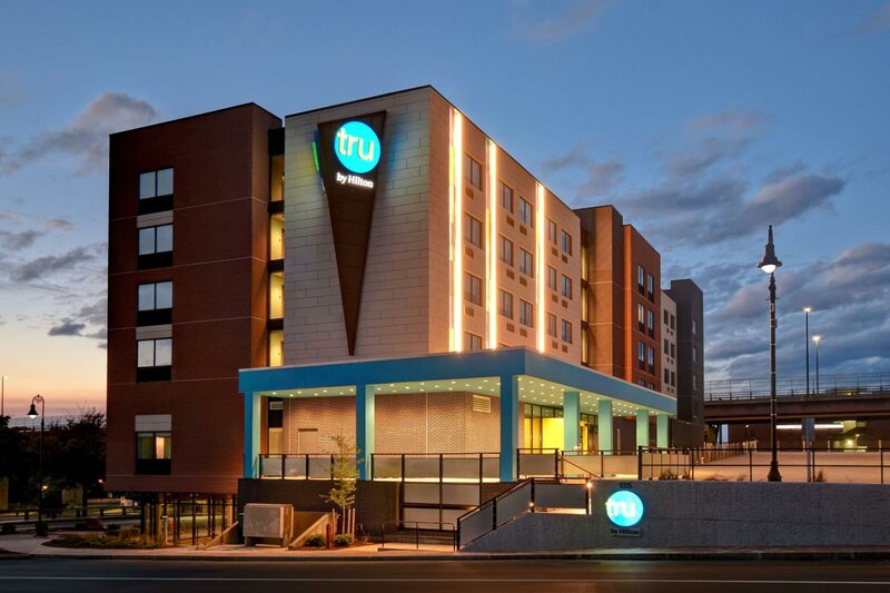 Гостиница Tru by Hilton Manchester Downtown в Манчестере