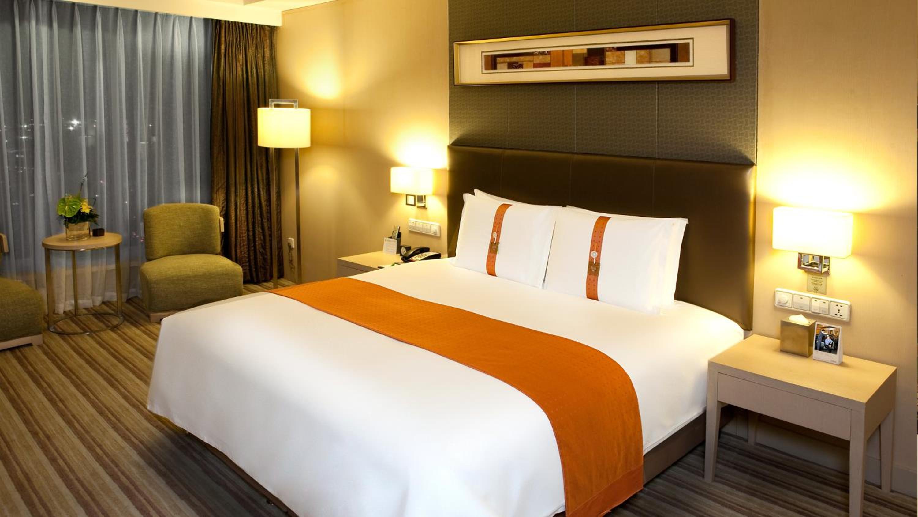 Фото Holiday Inn Park View Qingdao