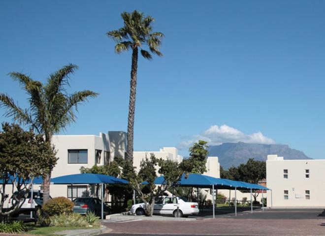 Фото Amies Self-catering Apartments