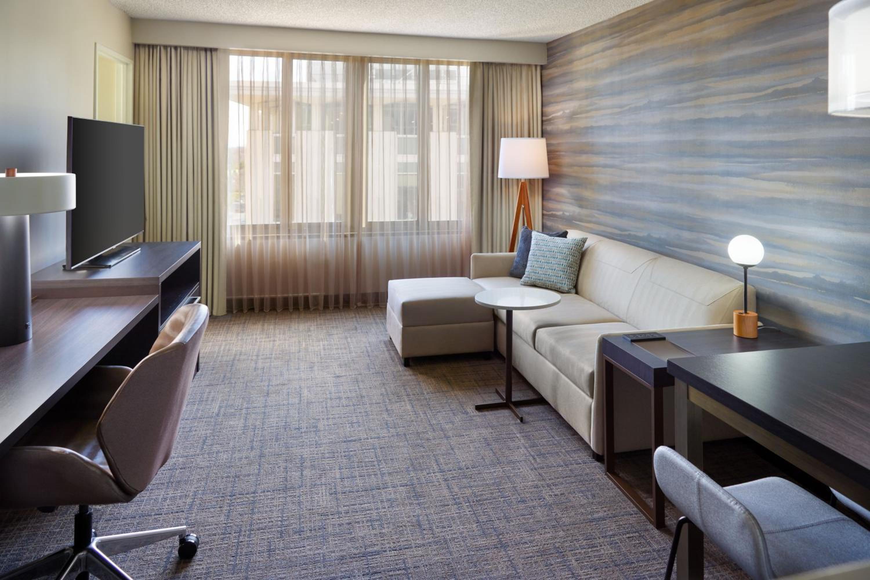 Фото Residence Inn by Marriott Bethesda Downtown