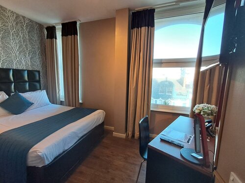 Гостиница The Royal Hotel Cardiff в Кардиффе