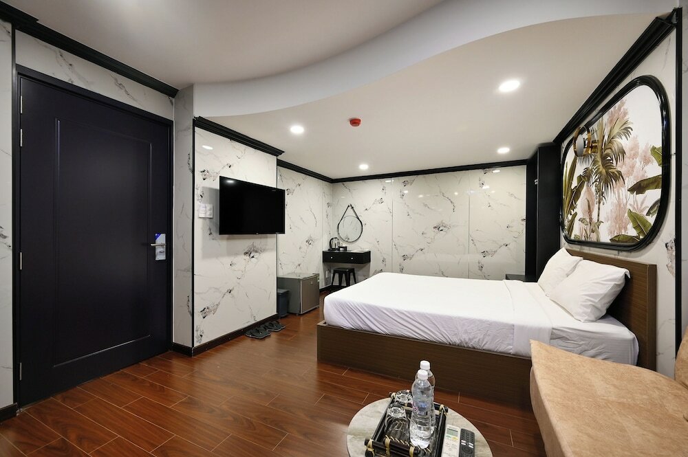 Фото Red Sun Airport Saigon Hotel