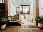 239 Hotel by RedDoorz