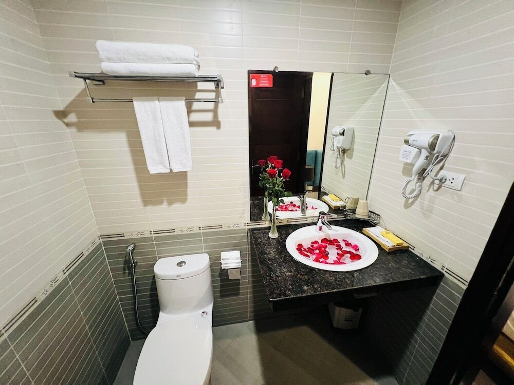 Фото 239 Hotel by RedDoorz