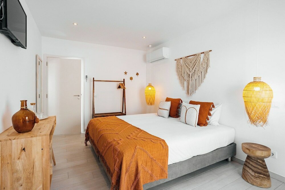 Фото Coral Botique Suites