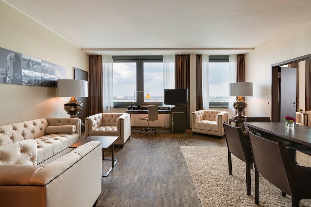 Фото Infinity Hotel & Conference Resort Munich