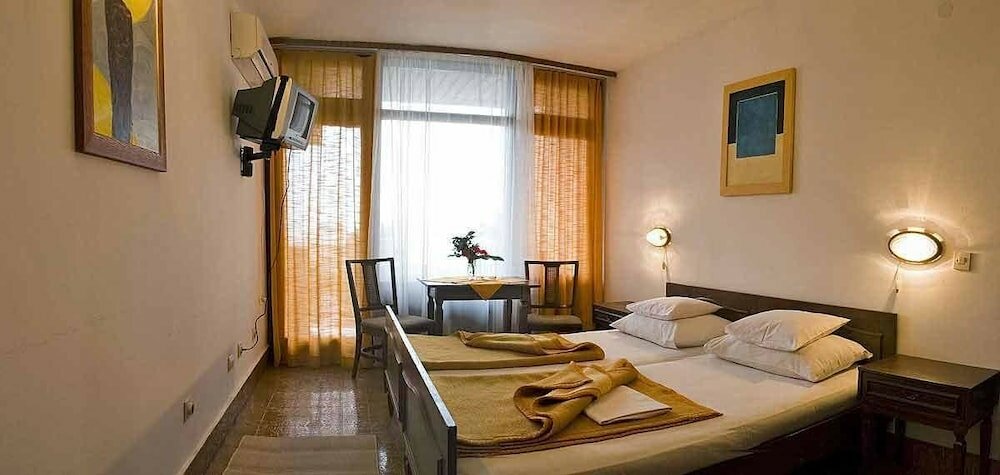 Фото Hotel Castellastva