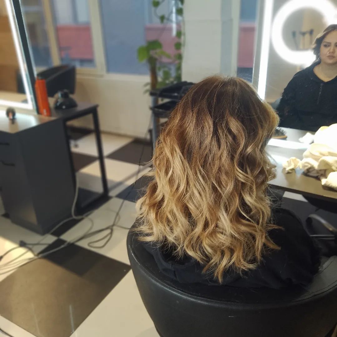 Follow Kuafor Taxim Hairdresser