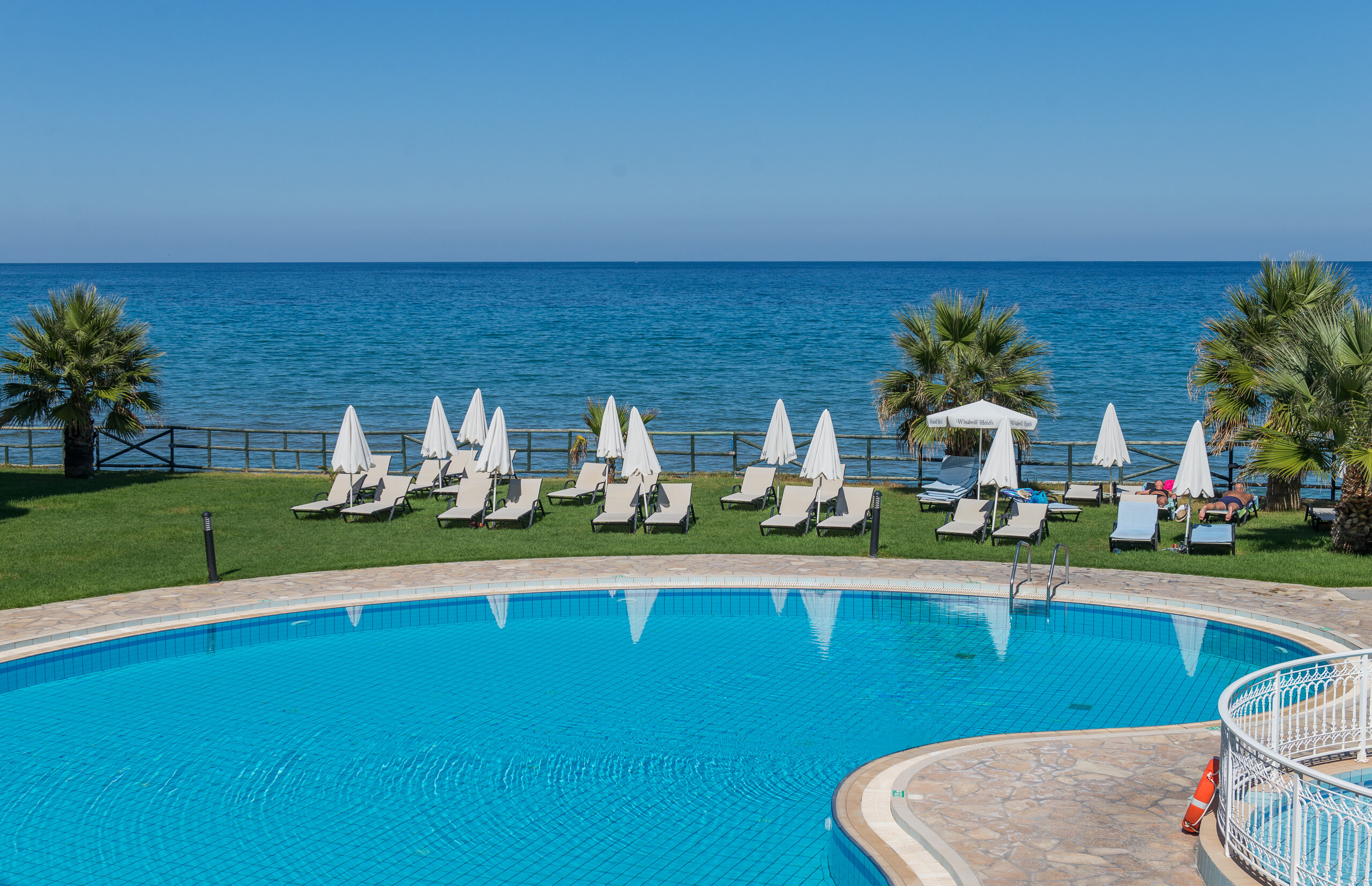 Фото Windmill Bay Aparthotel