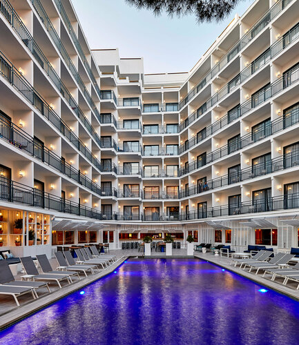 Гостиница Hotel Delamar в Льорет-де-Маре