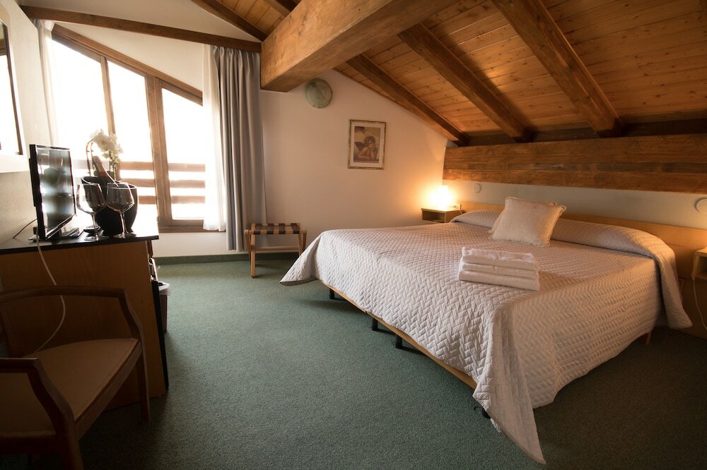 Фото Hotel Crimea