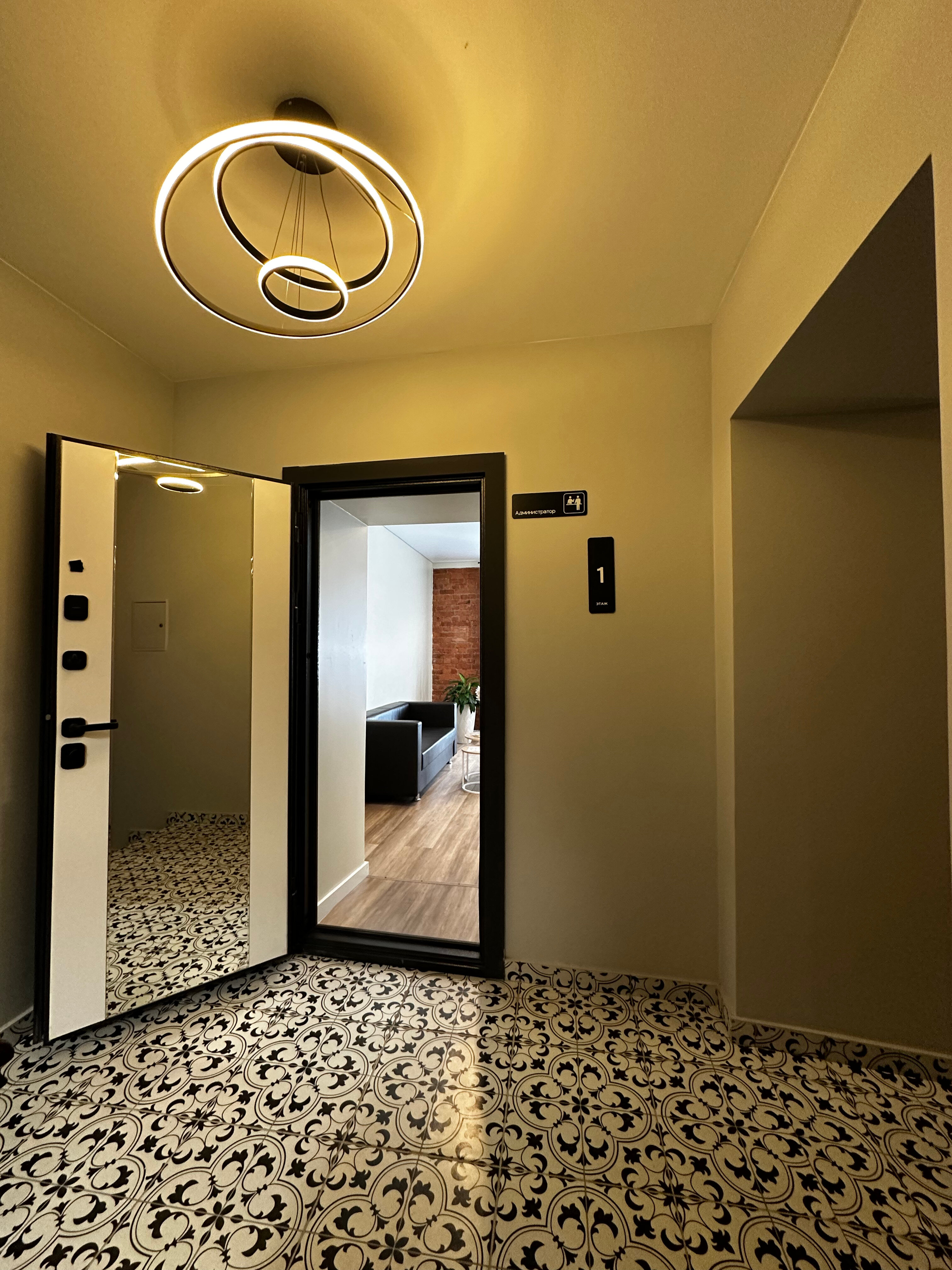 Фото отеля 1