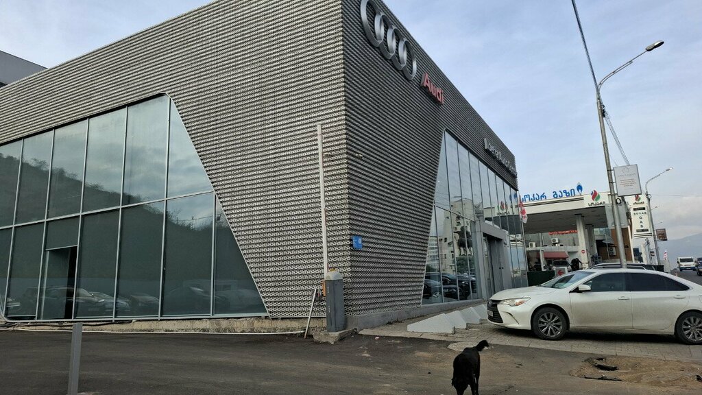 Car dealership Iberia Auto Center, Tbilisi, photo
