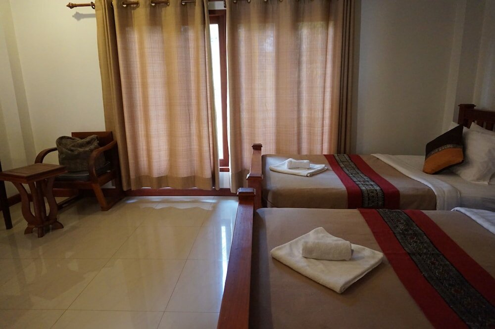 Фото Chalouvanh Hotel