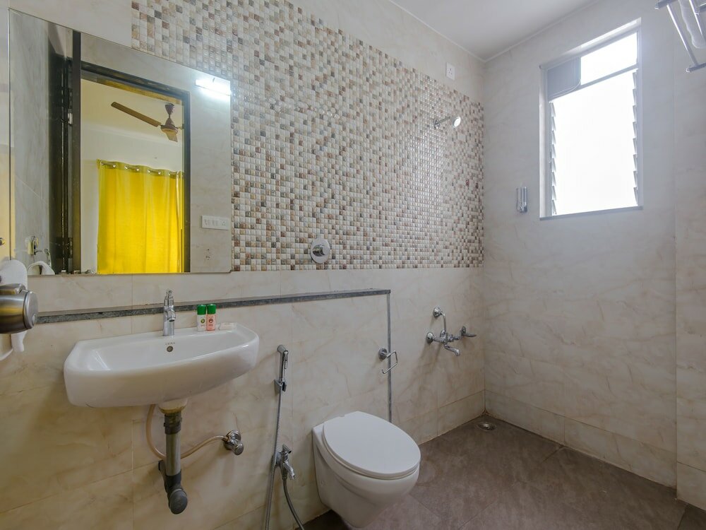 Фото Oyo 9738 Hotel House Khas Suites