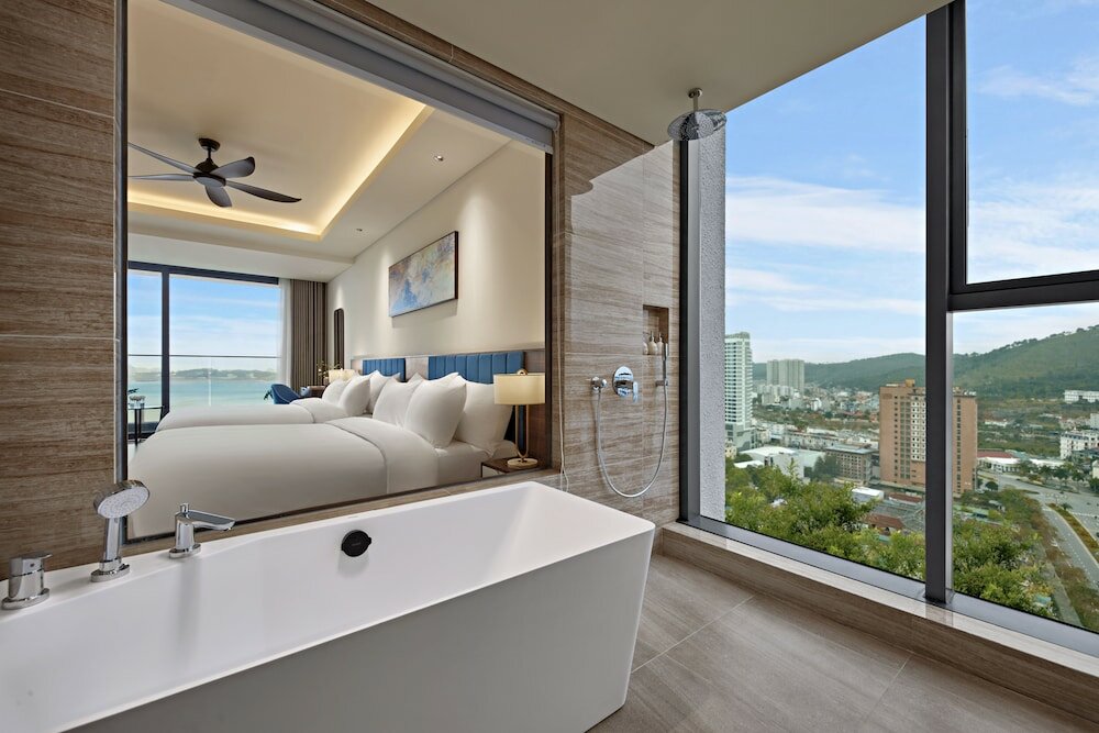 Фото The Watson Premium Halong Hotel