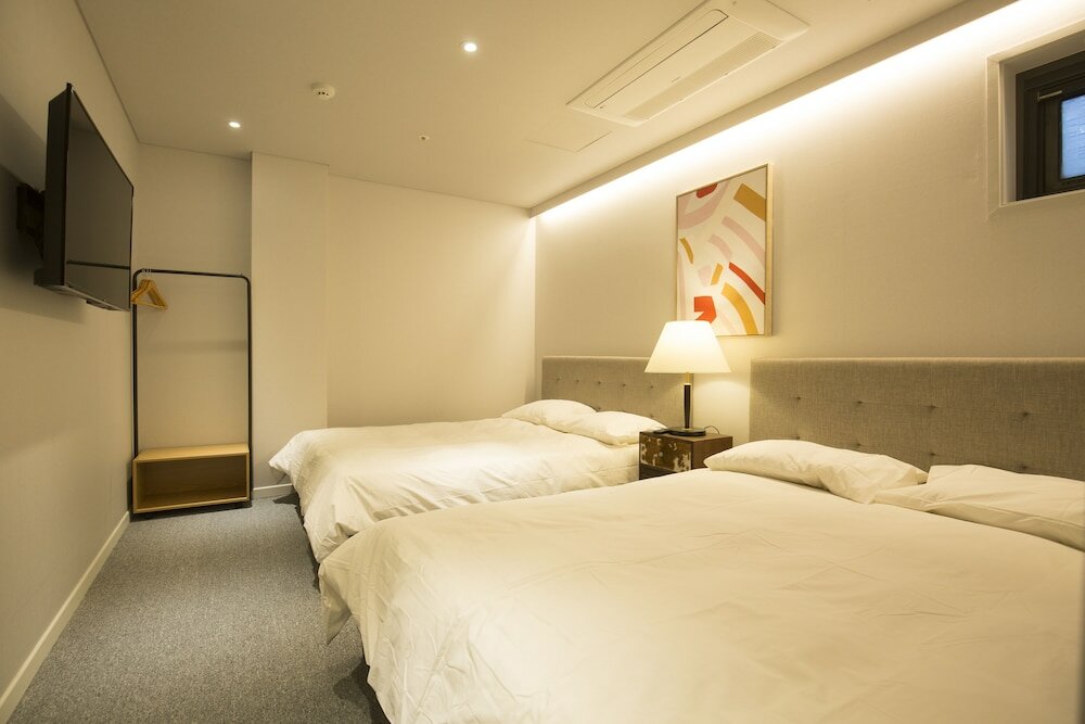 Фото Uh Suite The Jongno