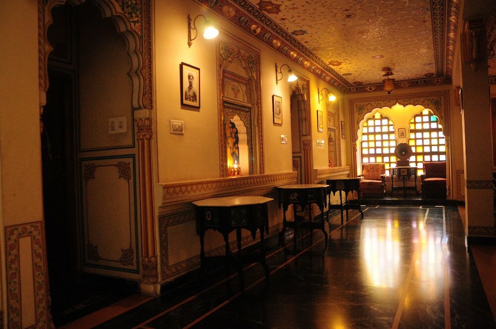 Фото Hotel Sajjan Niwas