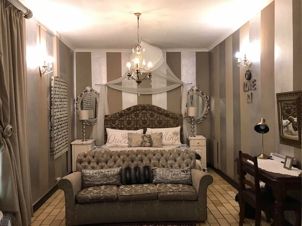 Фото Waterhouse Guest Lodges 202 Lawley Street