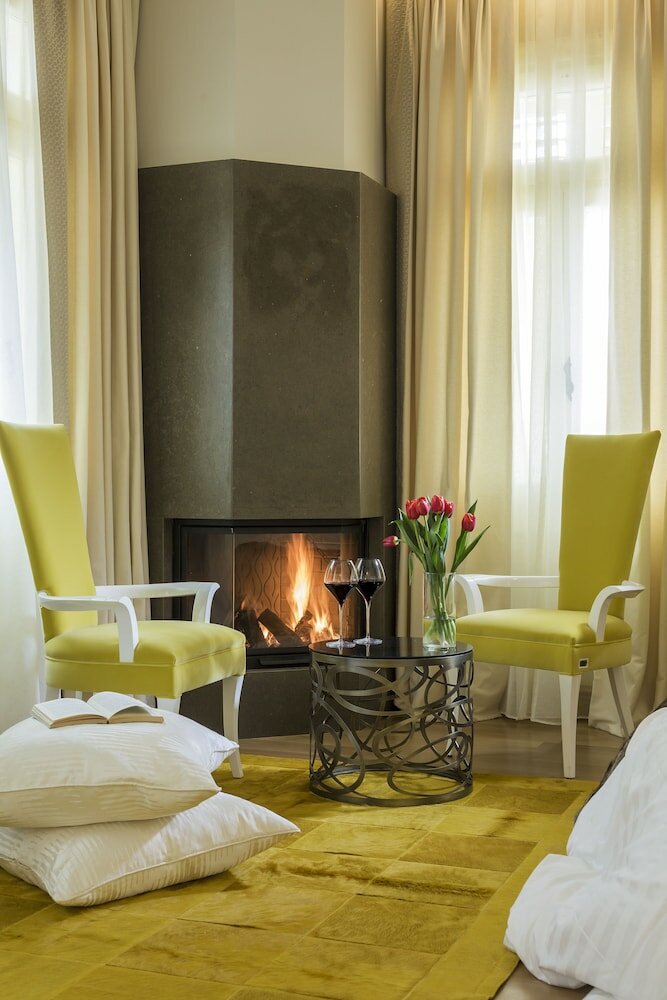 Фото 3Sixty Hotel & Suites