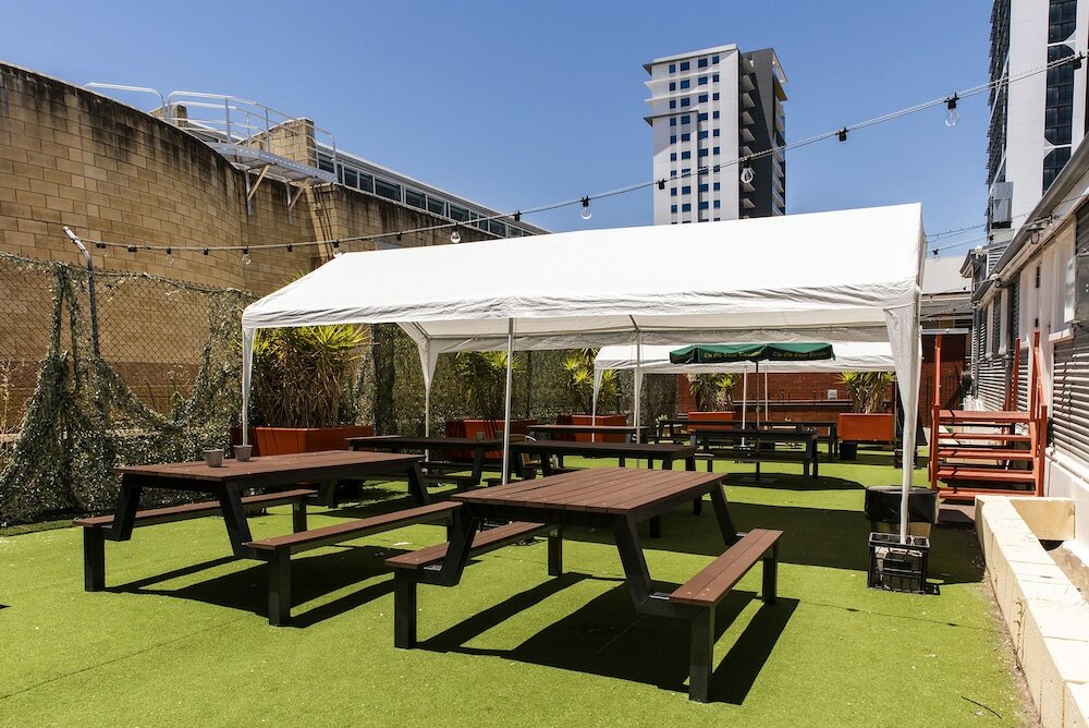 Фото The Old Swan Barracks - Hostel