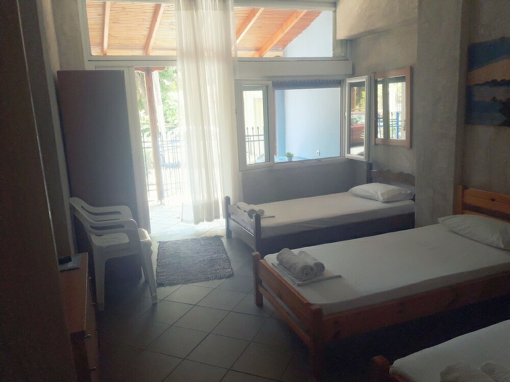 Фото Artemis Studios & Apartments