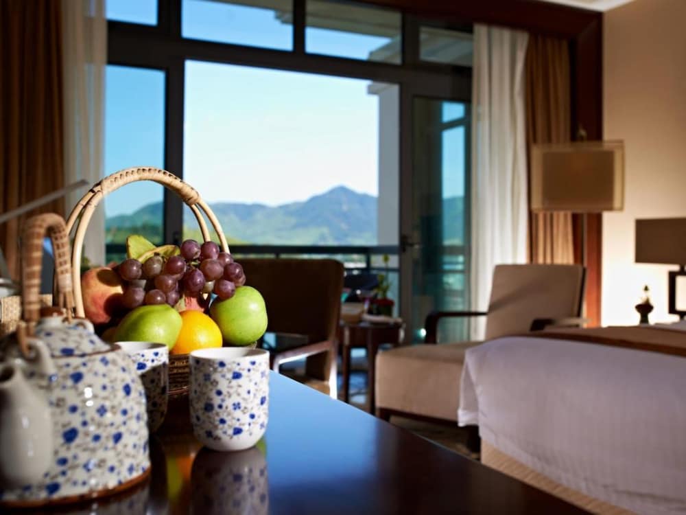 Фото New Century Resort Siming Lake Yuyao