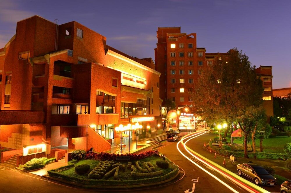 Фото Chientan Youth Hotel