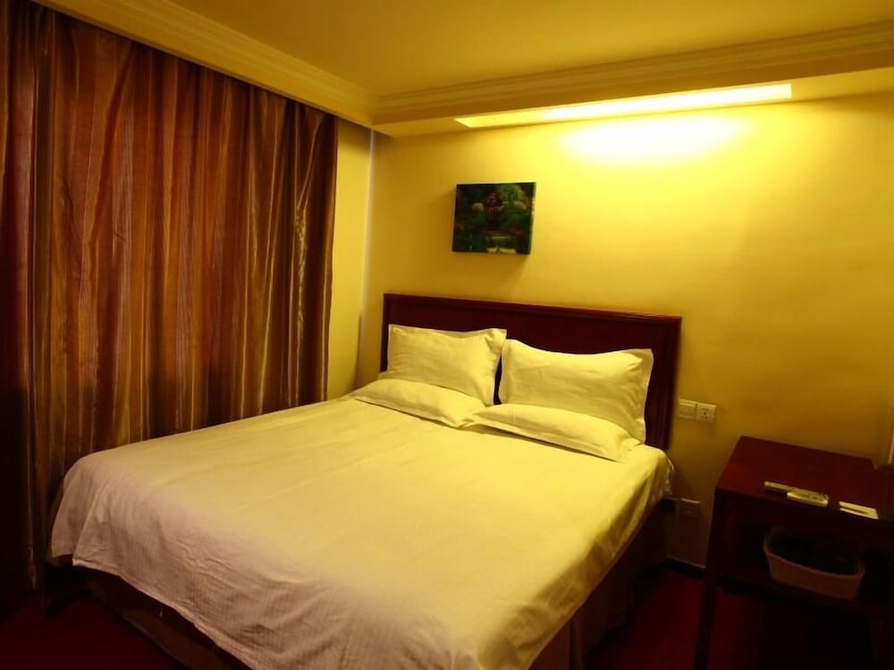 Фото GreenTree Inn Haerbin Railyway Station Express Hotel