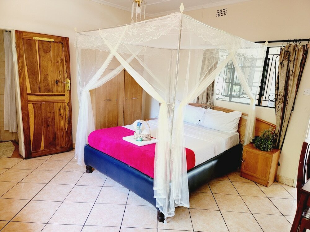 Фото The Stone Guest House