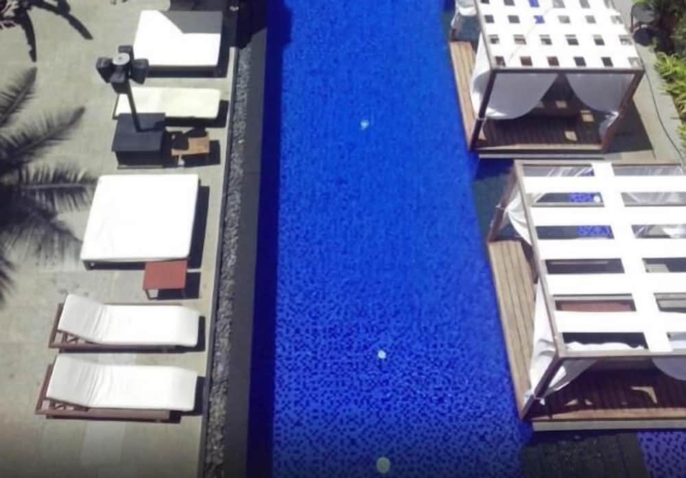 Фото SinQ Party Hotel