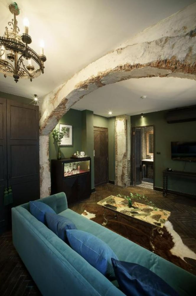 Фото Baan Tuk Din Hotel