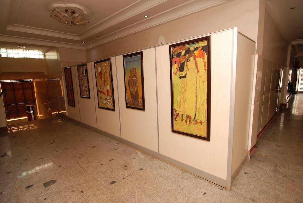 Фото Lapour Hotels Ltd