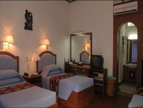 Гостиница Emerald Land Hotel в Мандалае