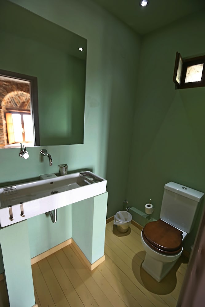 Фото Archontika Karamarlis