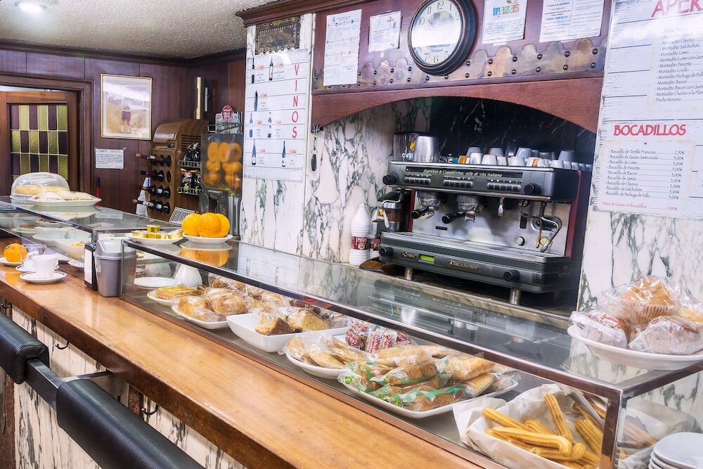 Фото Hotel Residencia Castellano I