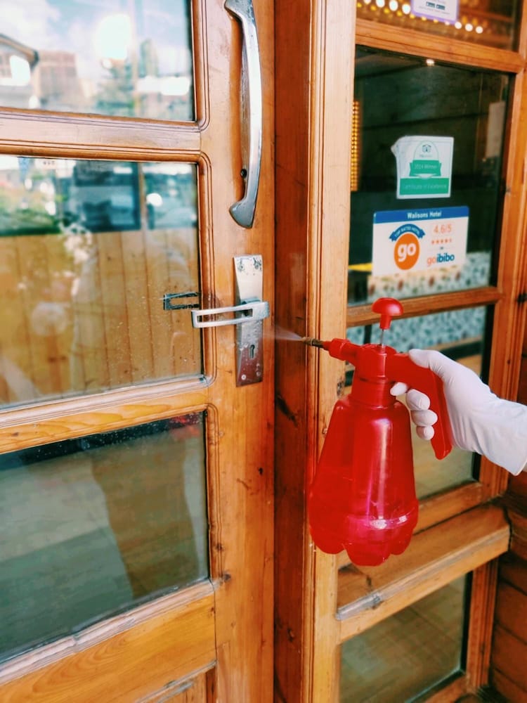 Фото Walisons Hotel