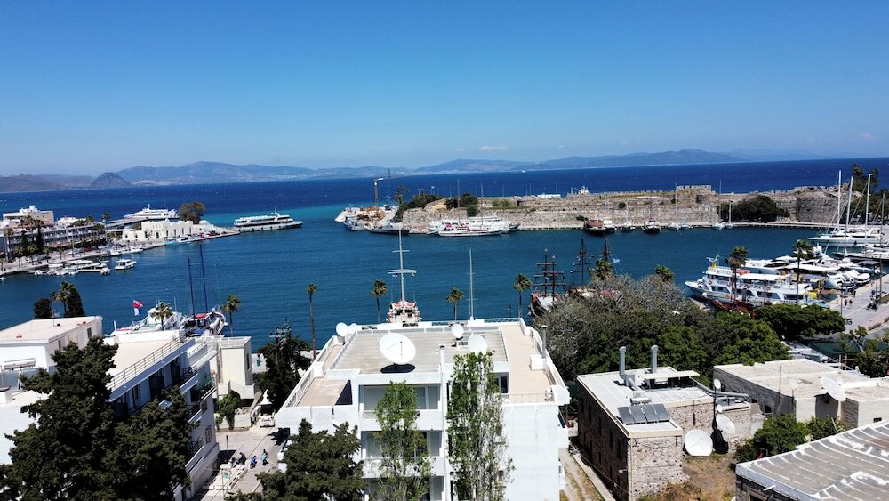 Фото Jasmine Hotel Apartments