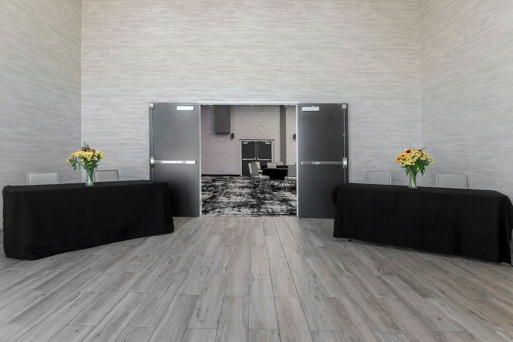 Фото Four Points by Sheraton Amarillo Central