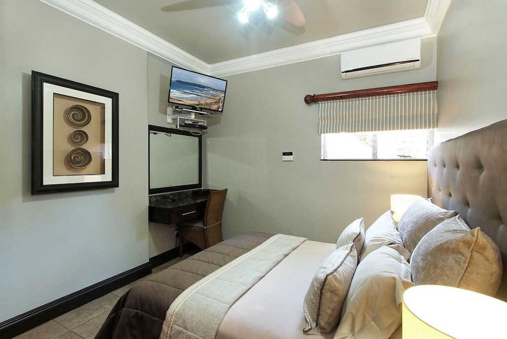 Фото UShaka Manor Guest House