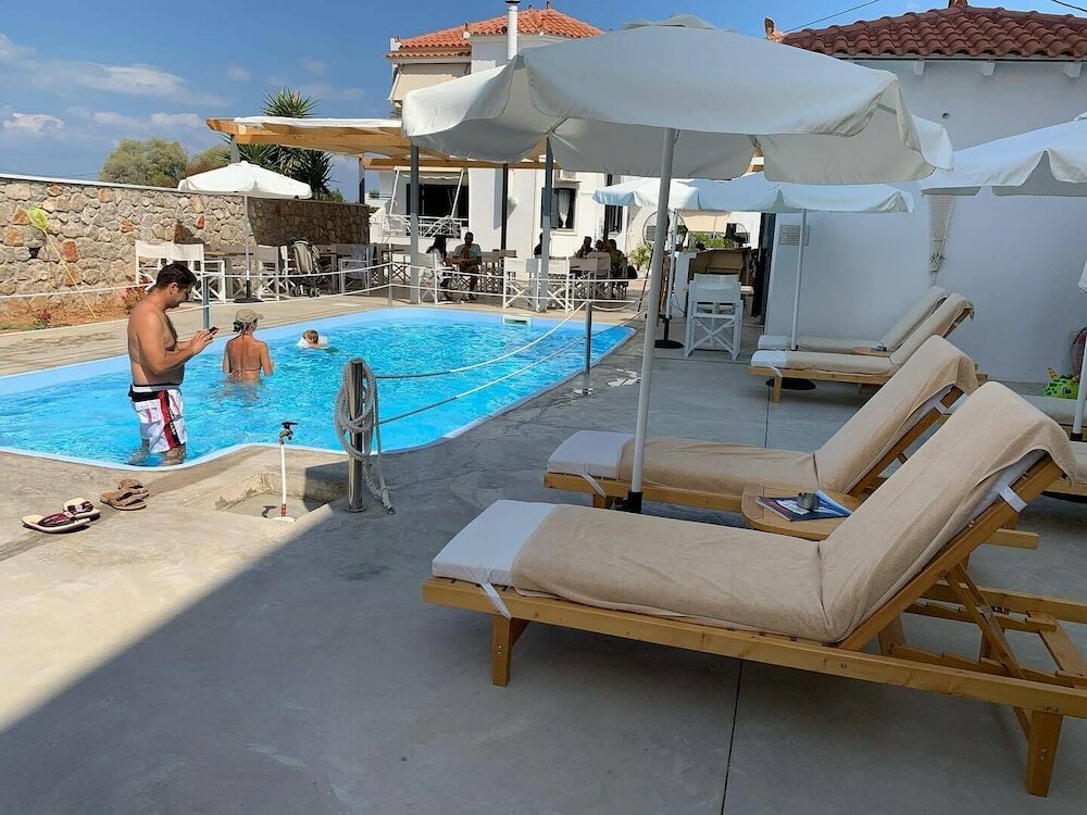 Фото Koukounari Apartments